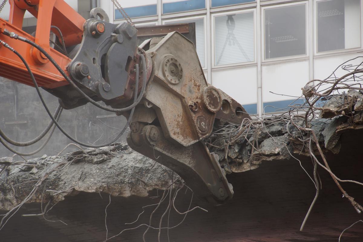 Demolition of the elevated road bridge at Jan-Wellem-Platz in Düsseldorf (Germany) 