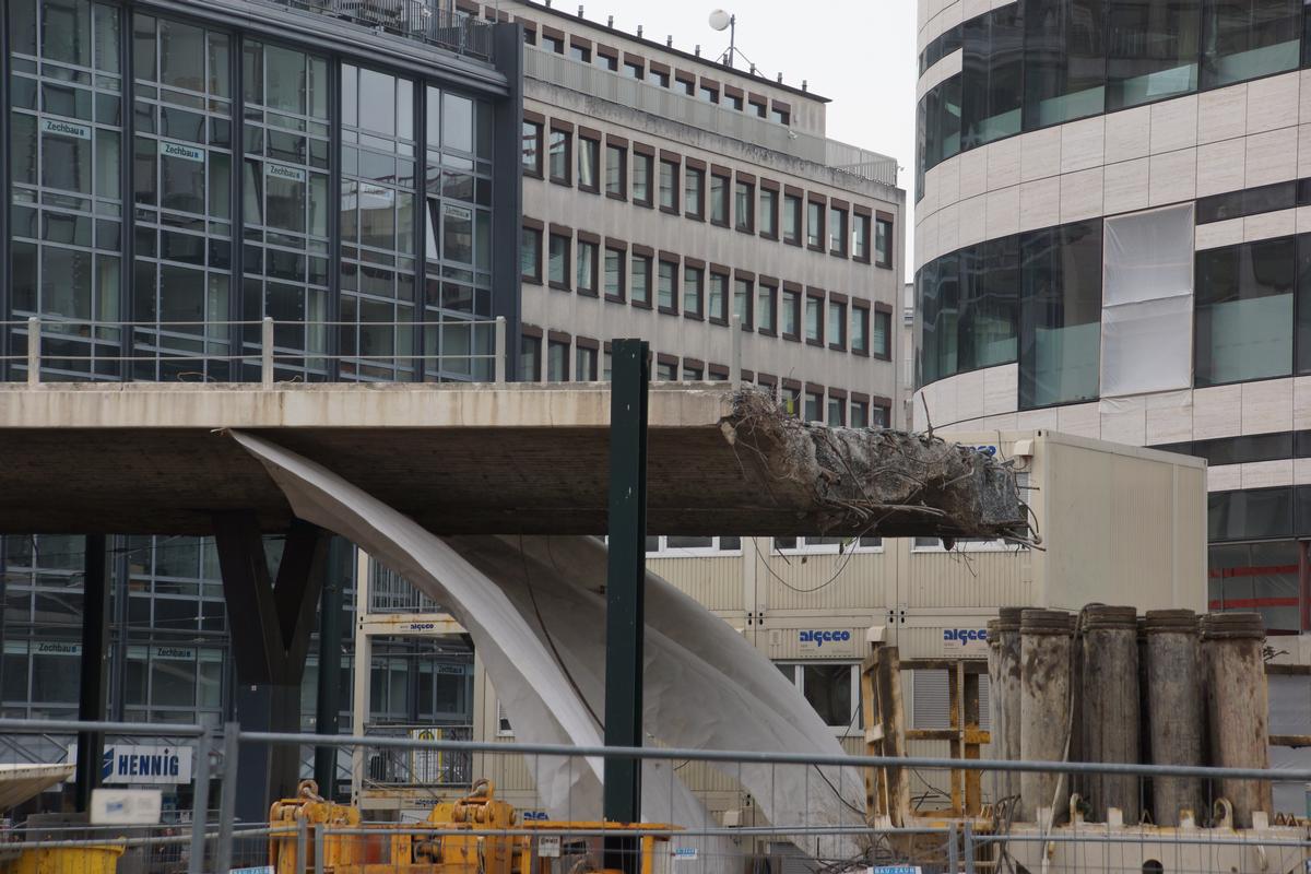 Demolition of the elevated road bridge at Jan-Wellem-Platz in Düsseldorf (Germany) 