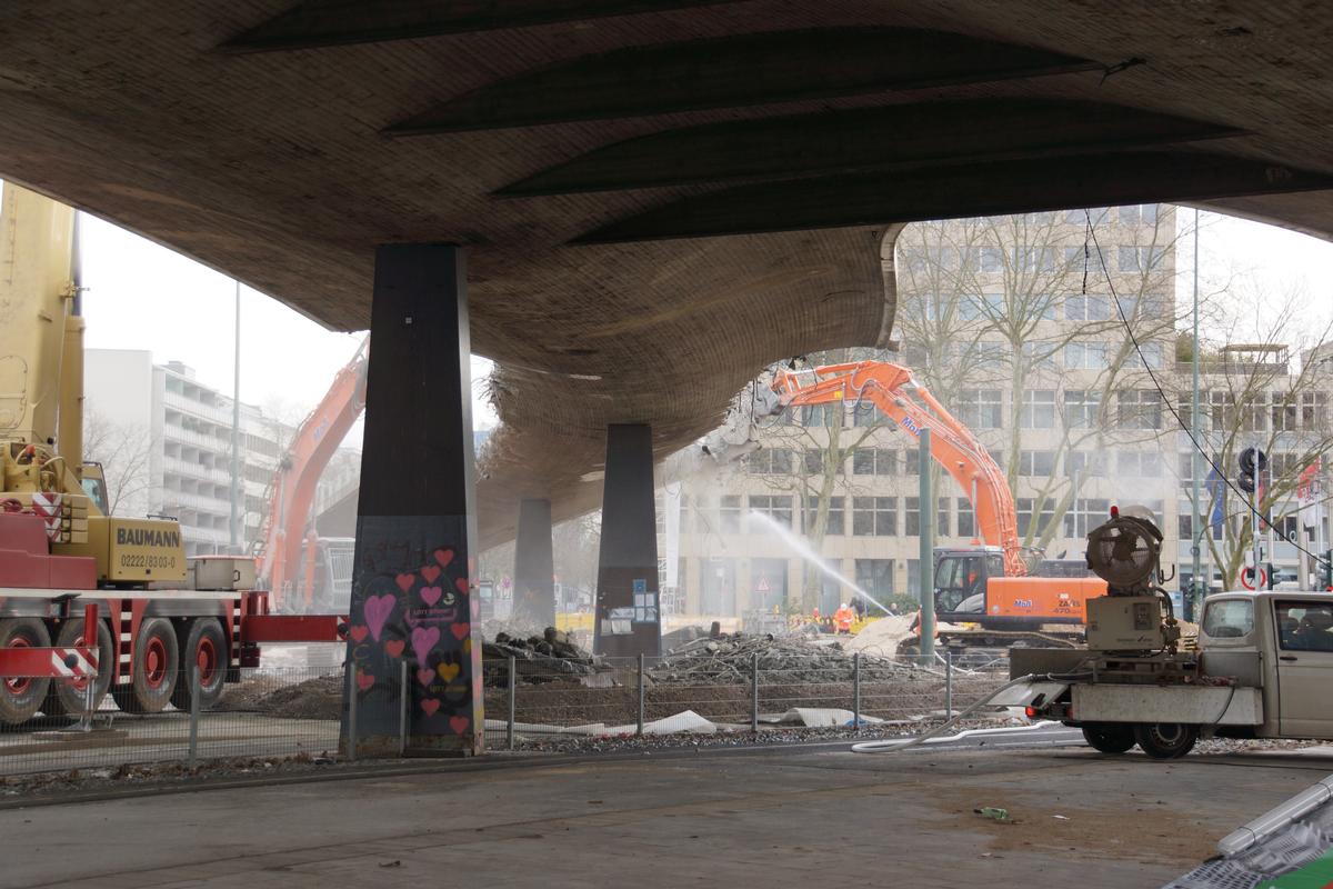 Demolition of the elevated road bridge at Jan-Wellem-Platz in Düsseldorf (Germany) 