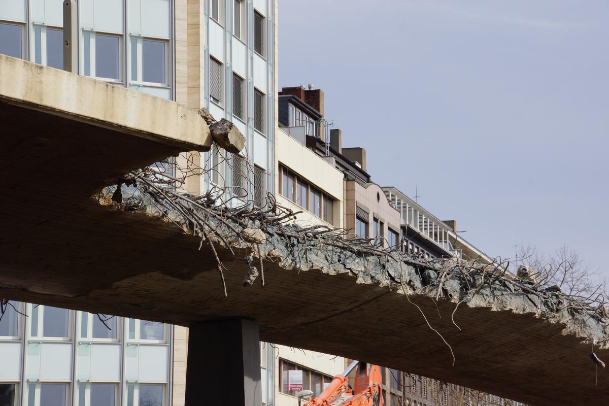 Demolition of the elevated road bridge at Jan-Wellem-Platz in Düsseldorf (Germany) 