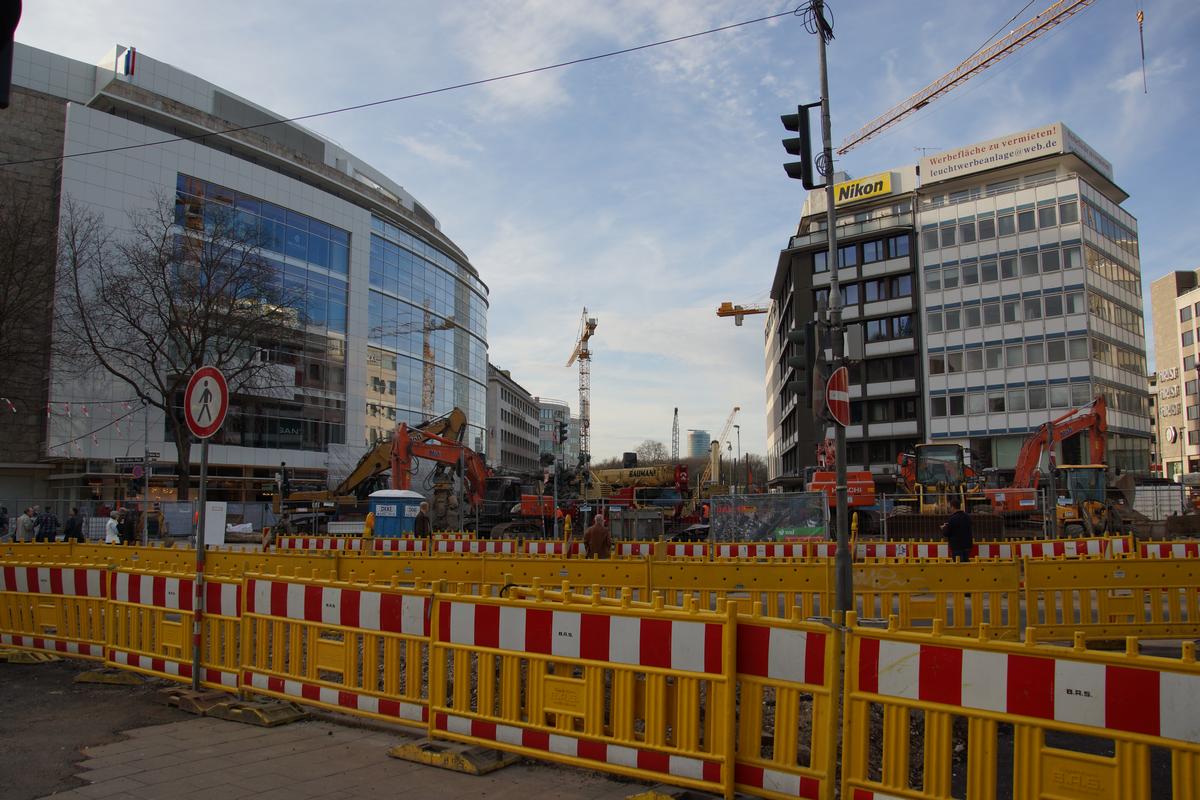 Démolition du passage supérieur du Jan-Wellem-Platz à Düsseldorf (Allemagne) 