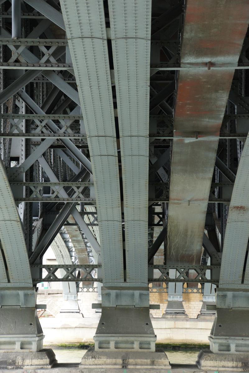 Kitchener-Eisenbahnbrücke 