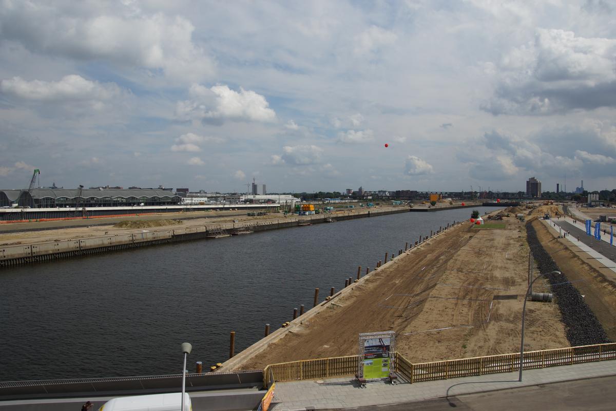 HafenCity Hamburg - Becken des Baakenhafens vor dem eigentlichen Baubeginn 
