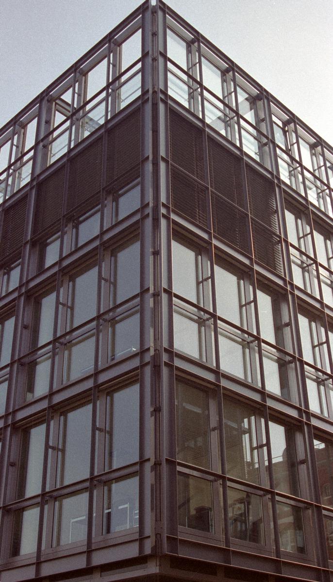 Kaistrasse 8 (Düsseldorf, 2000) 