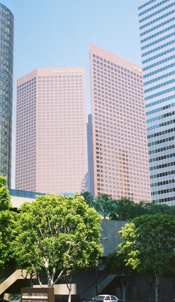 Wells Fargo Center (Los Angeles, 1983) 