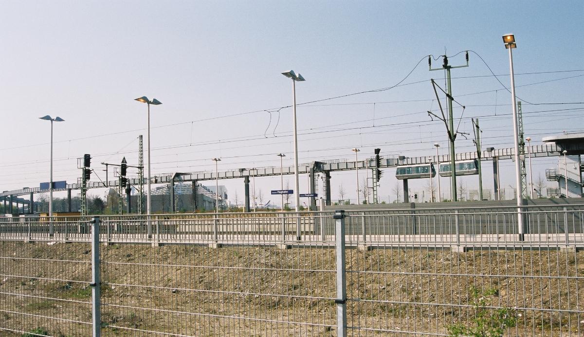 Düsseldorf International Airport – SkyTrain 