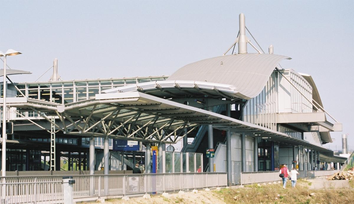 Flughafen Düsseldorf International – Fernbahnhof 