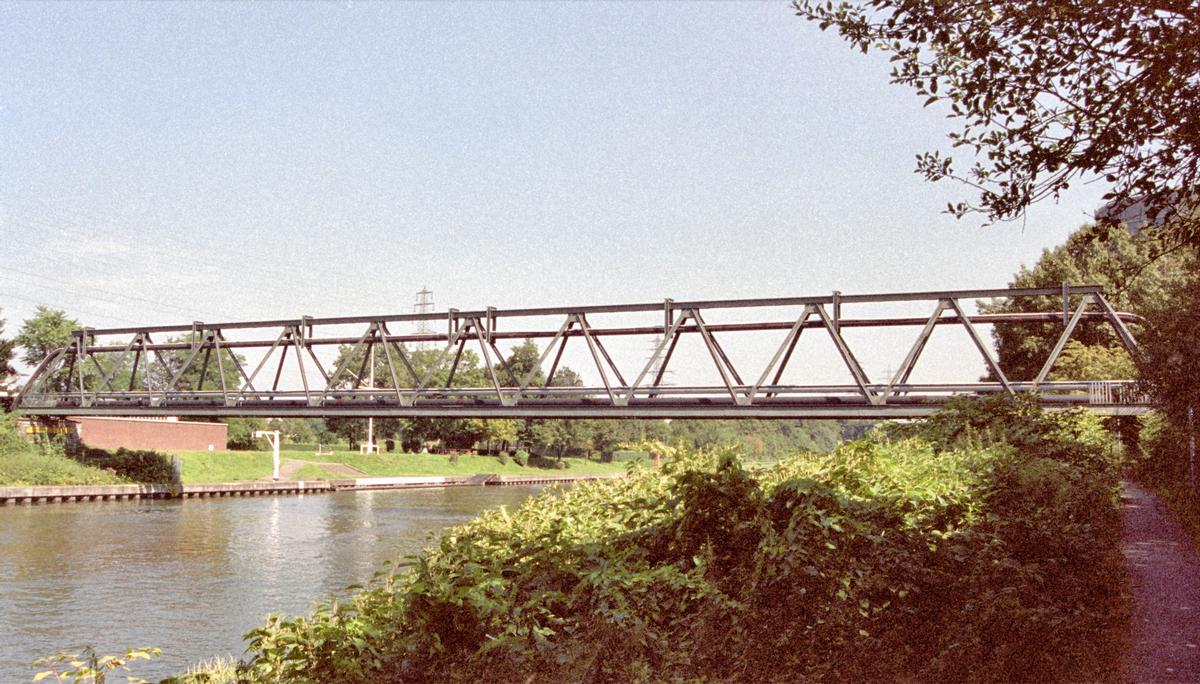 Pont No. 317a sur le canal Rhin-Herne à Oberhausen 