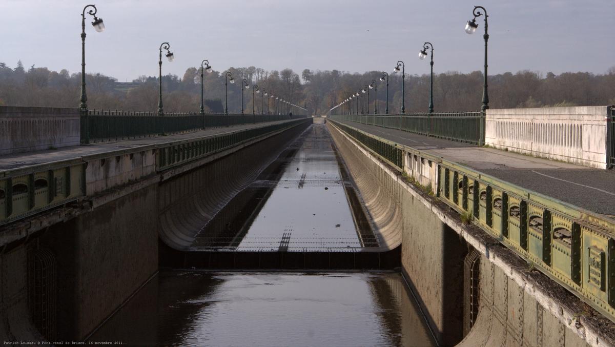 Loire-Kanal-Brücke bei Briare 