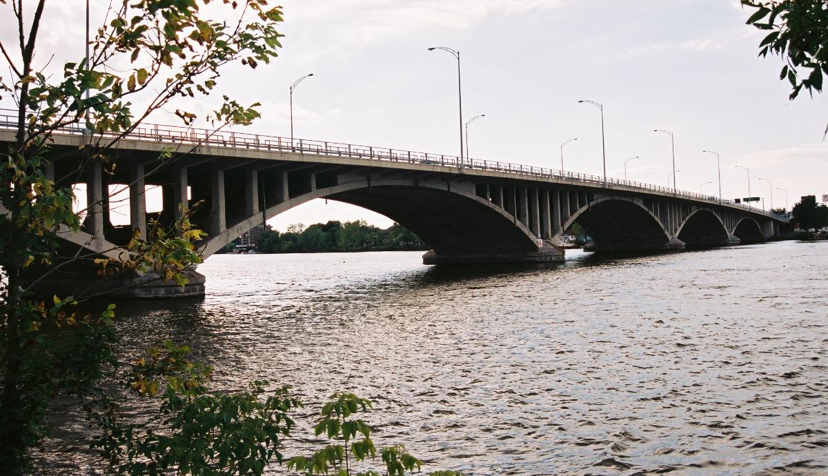 Pont Viau, Montréal, Québec 