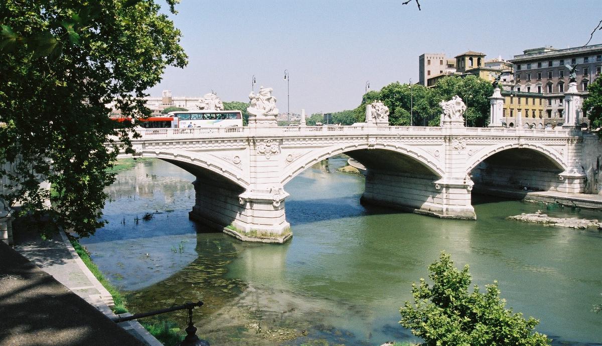 Ponte Vittorio Emmanuel II, Rome 