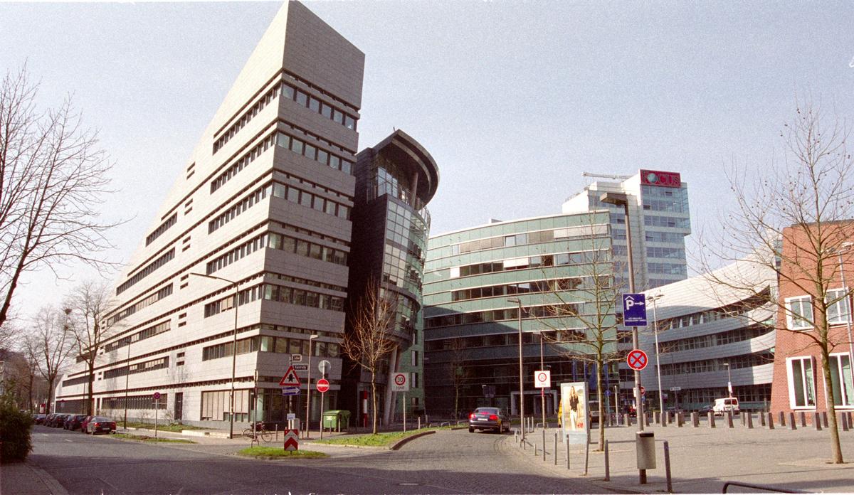 Medienhafen, Düsseldorf – Grand-Bateau & Haus der Architektur 