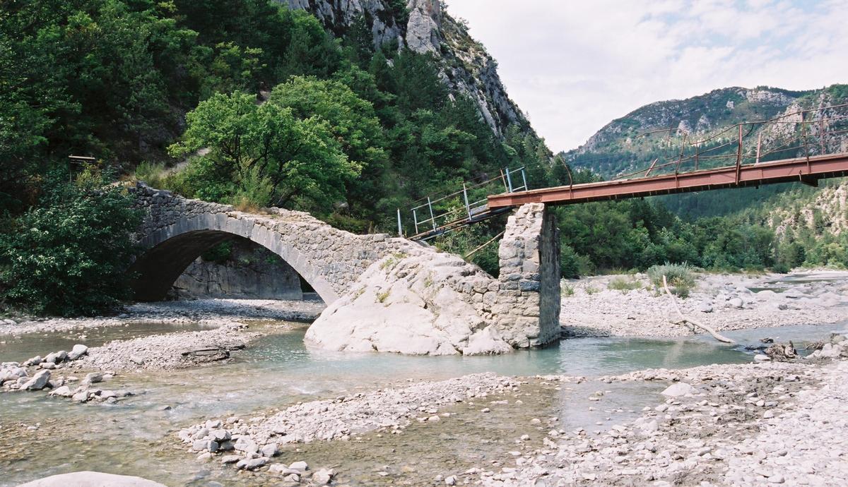 Pont sur l'Asse près de Chaudon-Norante (04) 