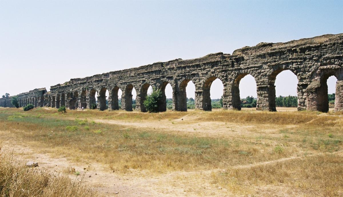 Aqua Claudia / Anio Novus, Aqueduct Parc near Rome 