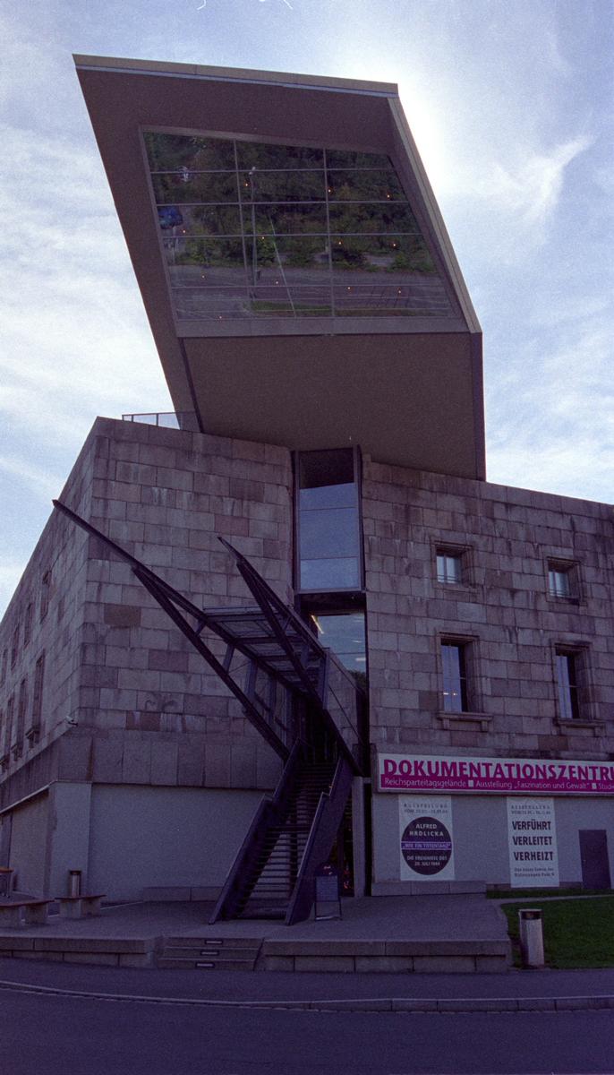 Dokumentationszentrum Reichsparteitagsgelände (Nuremberg, 2001) 