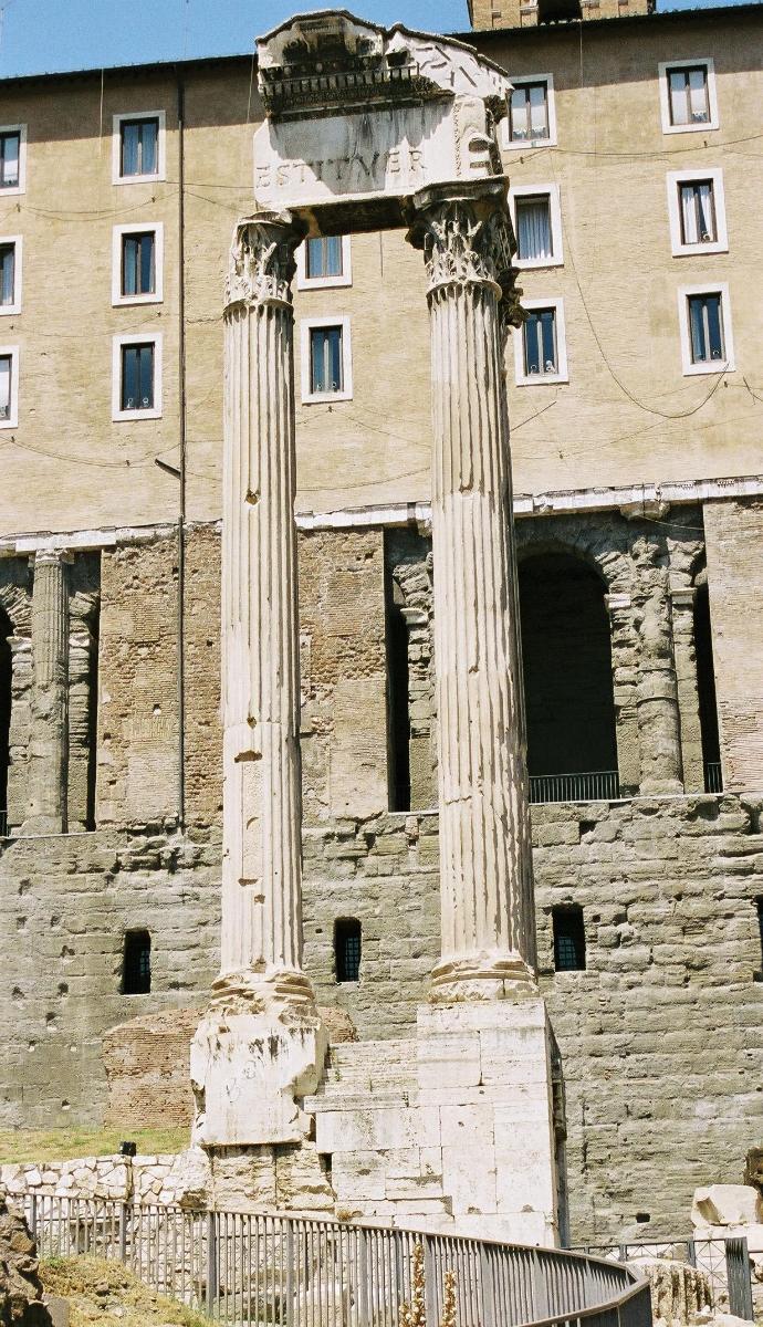 Temple of Vespasian, Forum Romanum, Rome 