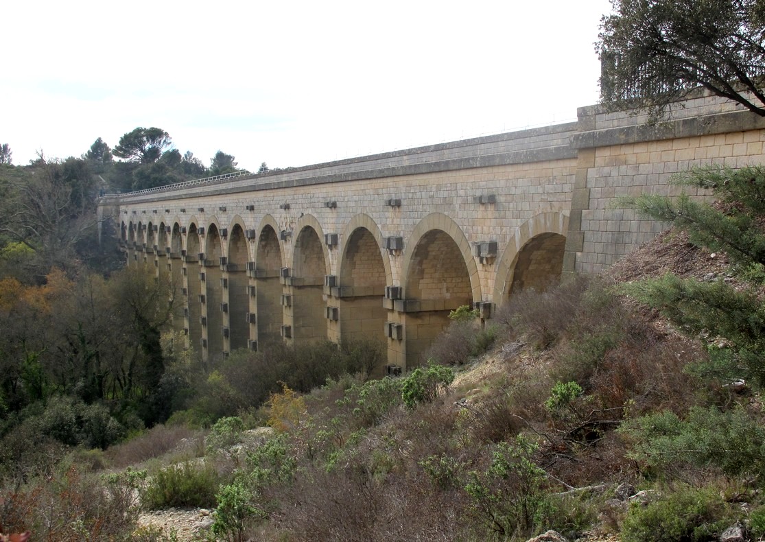 Touloubre Aqueduct 