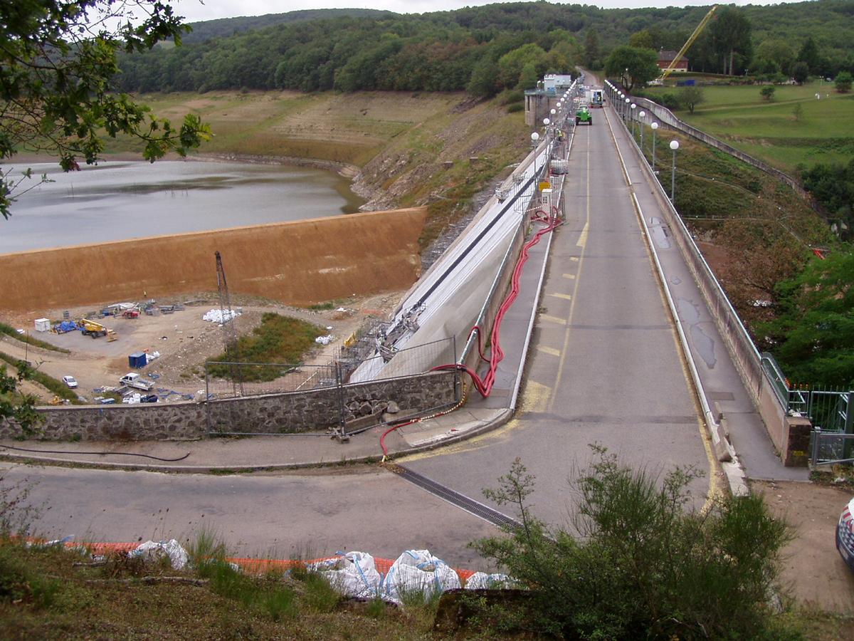 Pannecière-Chaumard Dam 