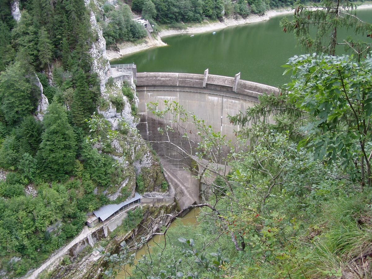 Châtelot Dam 