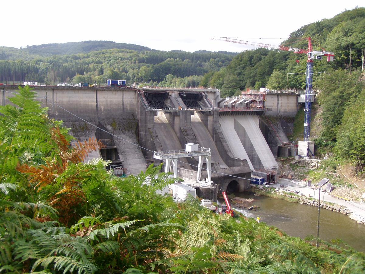 Barrage de la Raviège - Einbau eines Ablaufs (2014) 