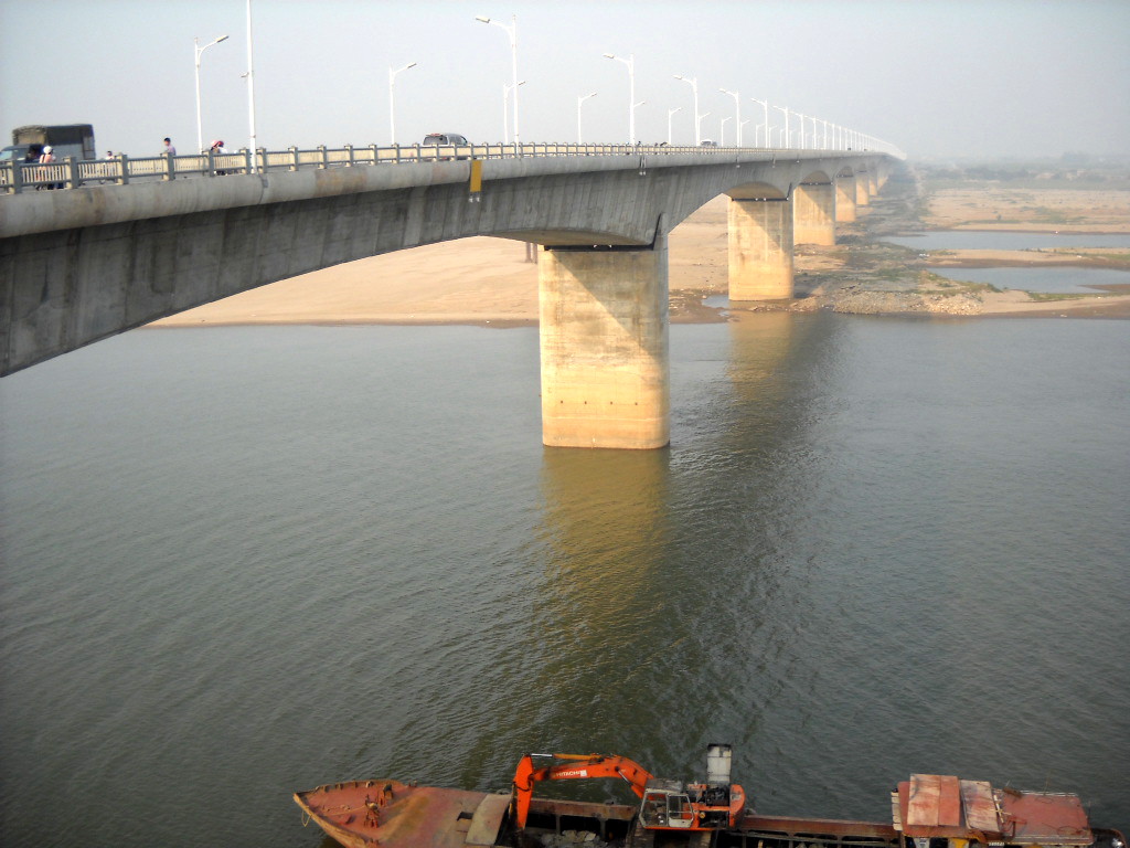 Vĩnh-Tuy-Brücke 