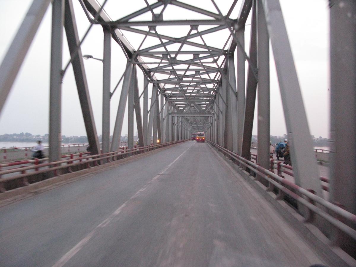 Chương Dương Bridge 