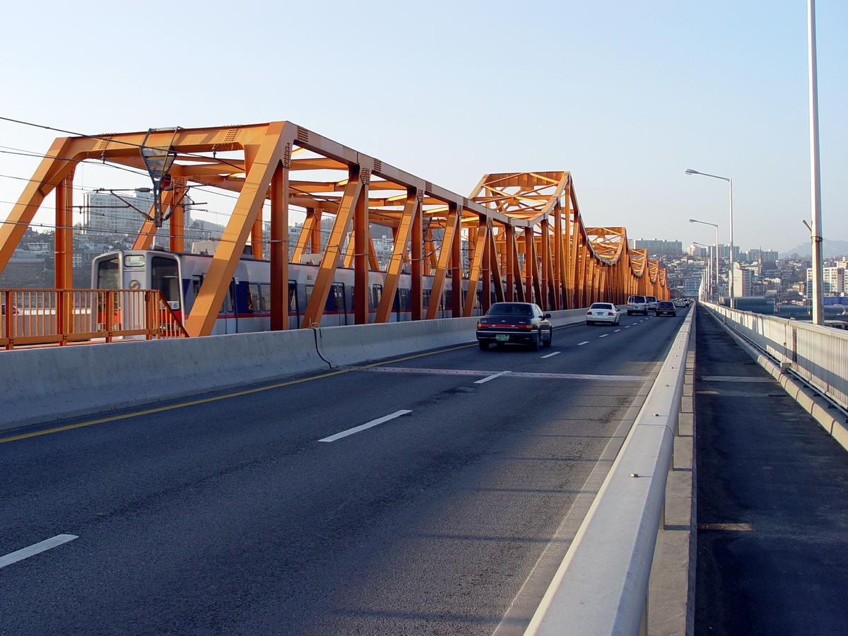 Dongho Metro Bridge 