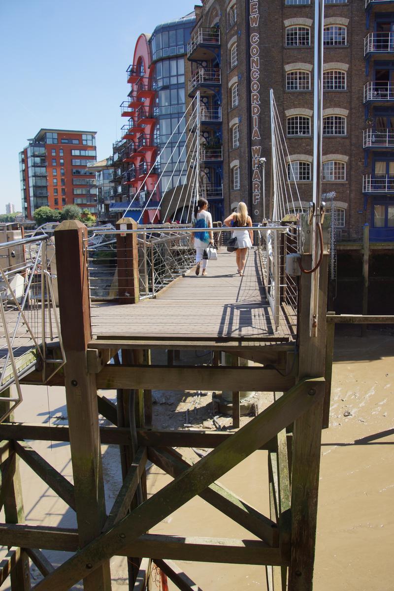 Saint Saviour's Dock Footbridge 