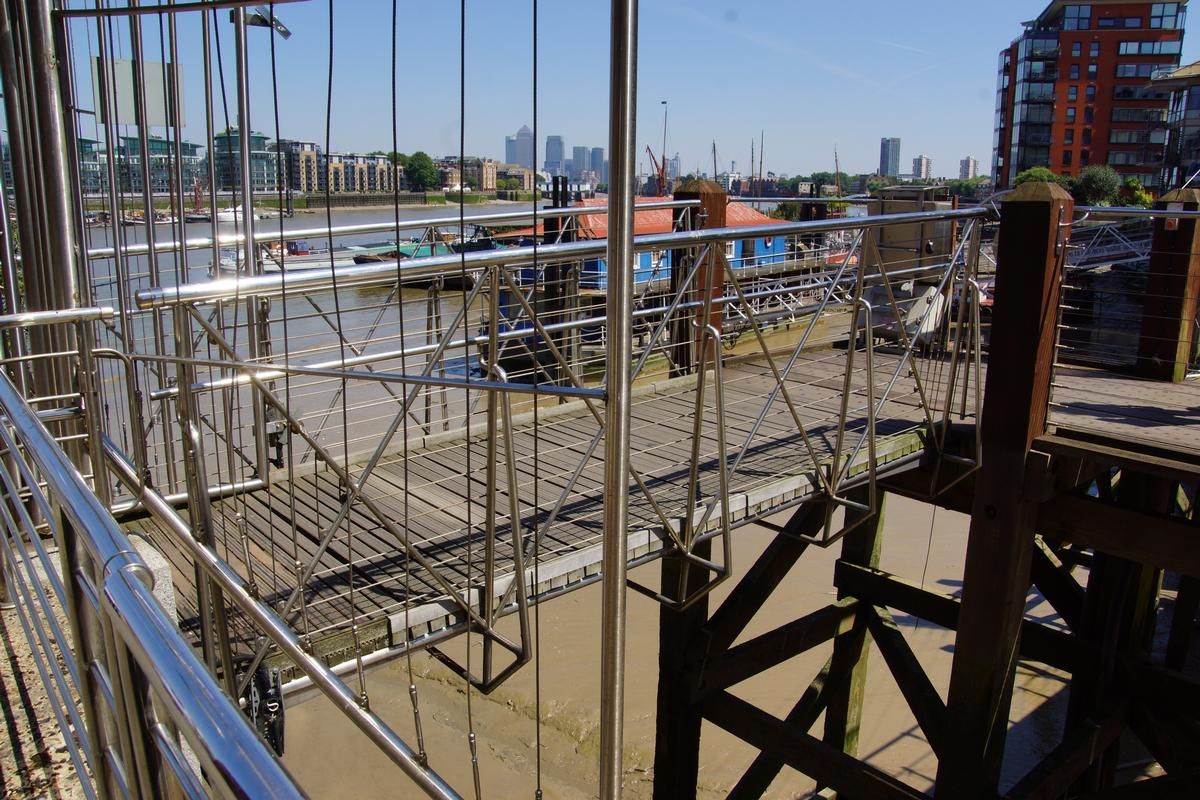 Saint Saviour's Dock Footbridge 