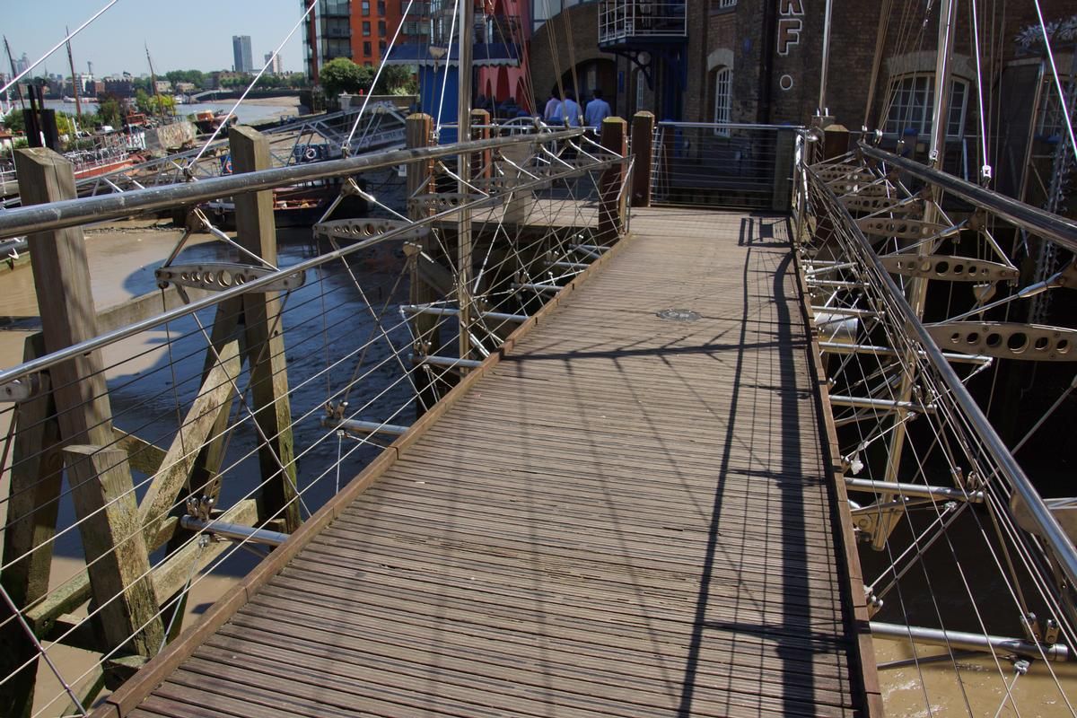 Saint Saviour's Dock Footbridge 