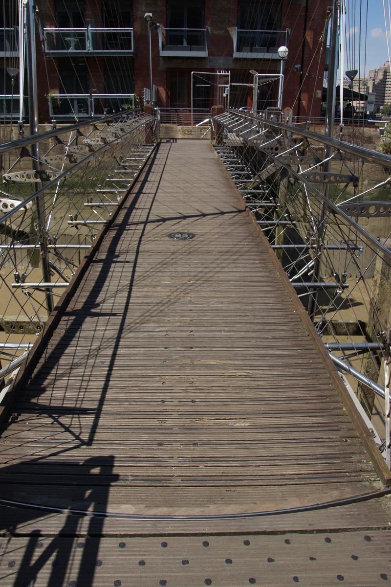 Saint Saviour's Dock Footbridge 