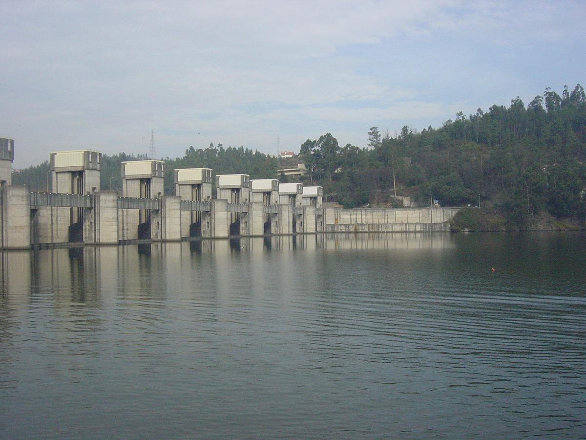 Crestuma-Lever Dam 