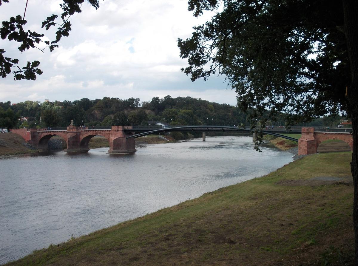 Pöppelmann Bridge over the Mulde river in Grimma, Saxony, after its reopening in August 2012. Pöppelmann Bridge over the Mulde river in Grimma, Saxony, after its reopening in August 2012.
