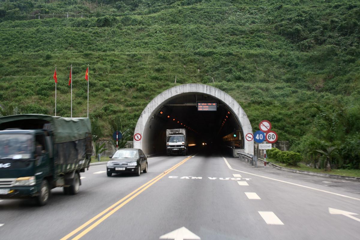 Hai Van Pass Tunnel 