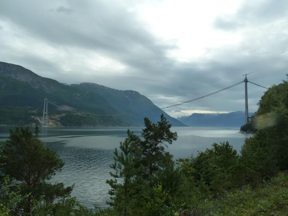 Pont sur le fjord de Hardanger 
