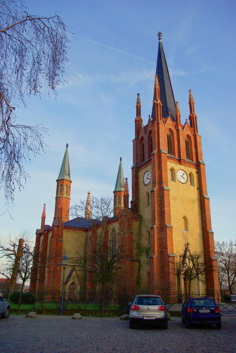 Werder in Brandenburg. Die Kirche steht auf der Insel der Stadt Werder und steht unter Denkmalschutz. Werder in Brandenburg. Die Kirche steht auf der Insel der Stadt Werder und steht unter Denkmalschutz.