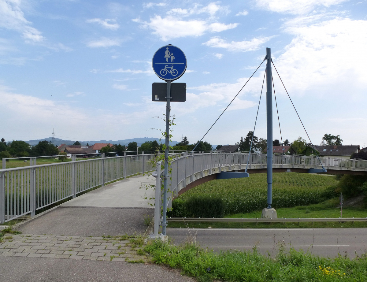 Geh- und Radwegbrücke Hochstetten 