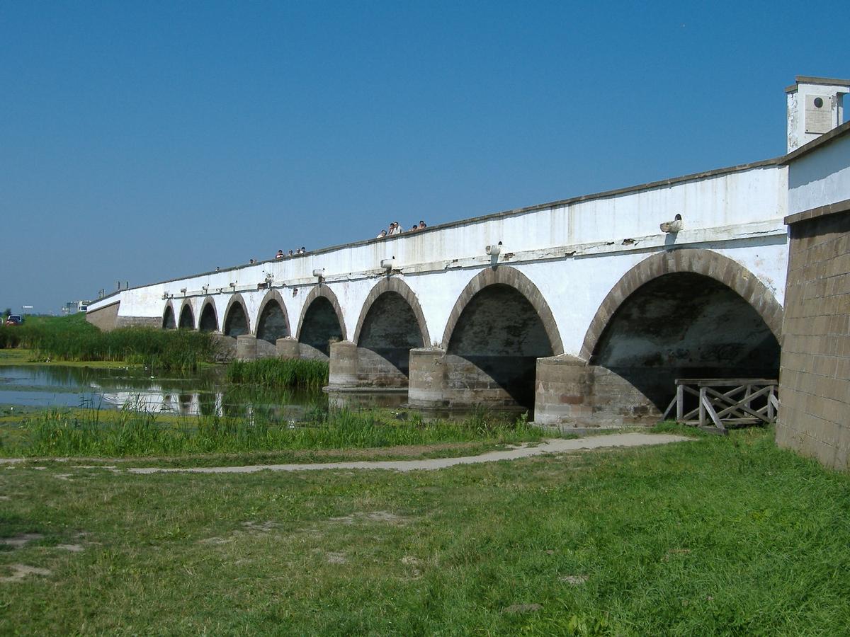 Neunbogenbrücke 