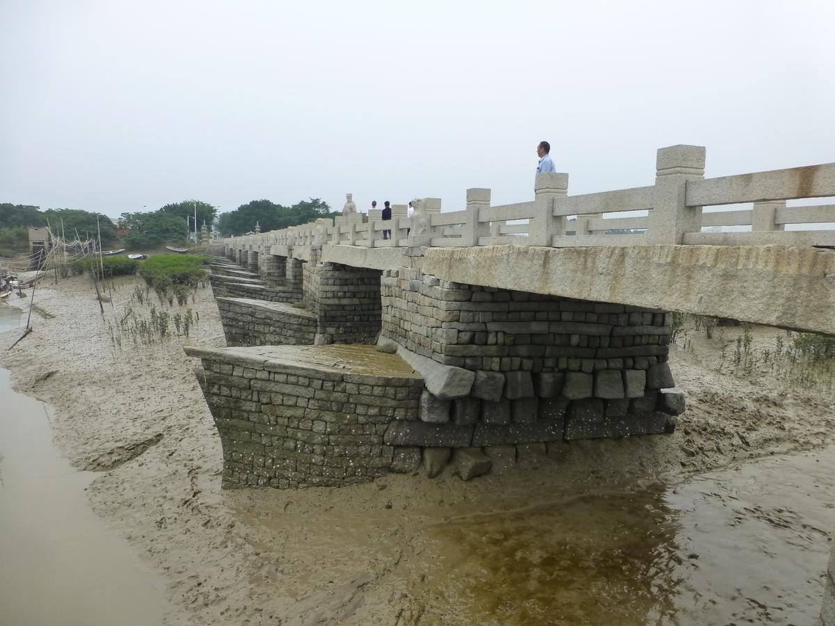 Luoyang Bridge 
