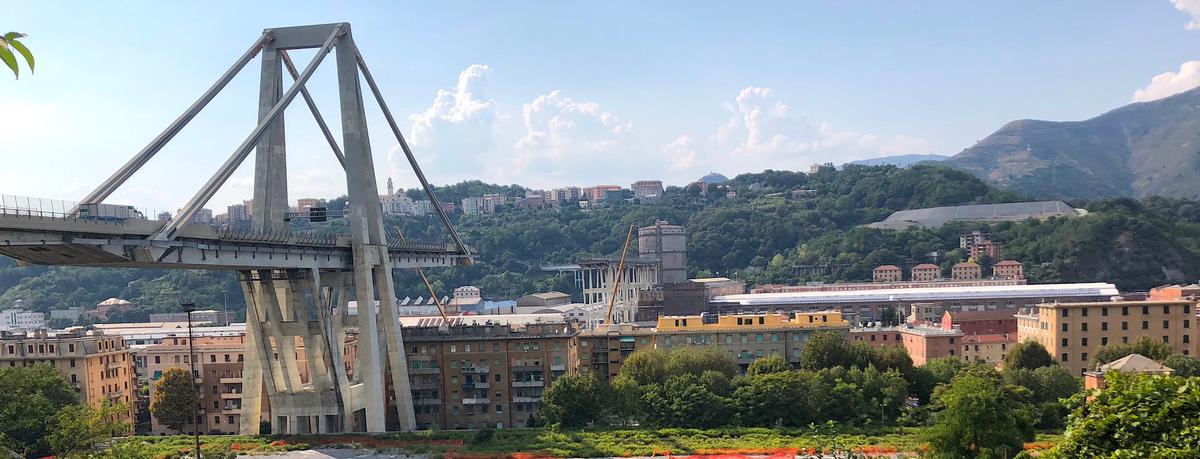 Polcevera-Viadukt nach dem Teileinsturz der Brücke 