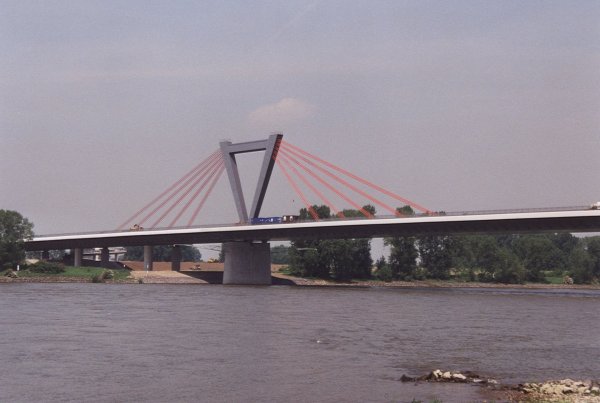 Flughafenbrücke 