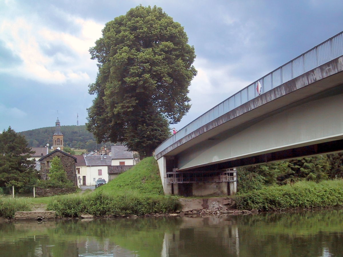 Joigny-sur-Meuse Bridge 