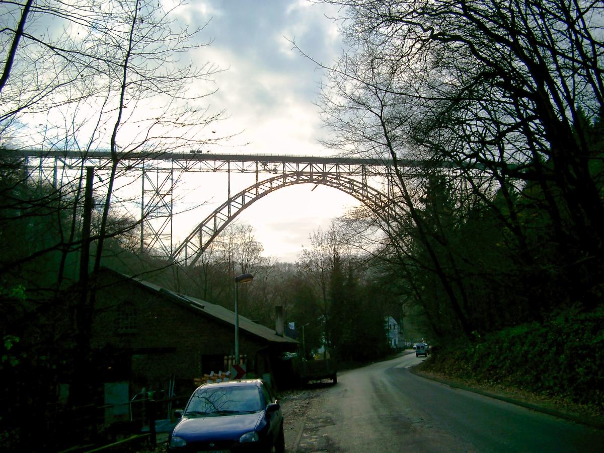 Müngstener Brücke über die Wupper 