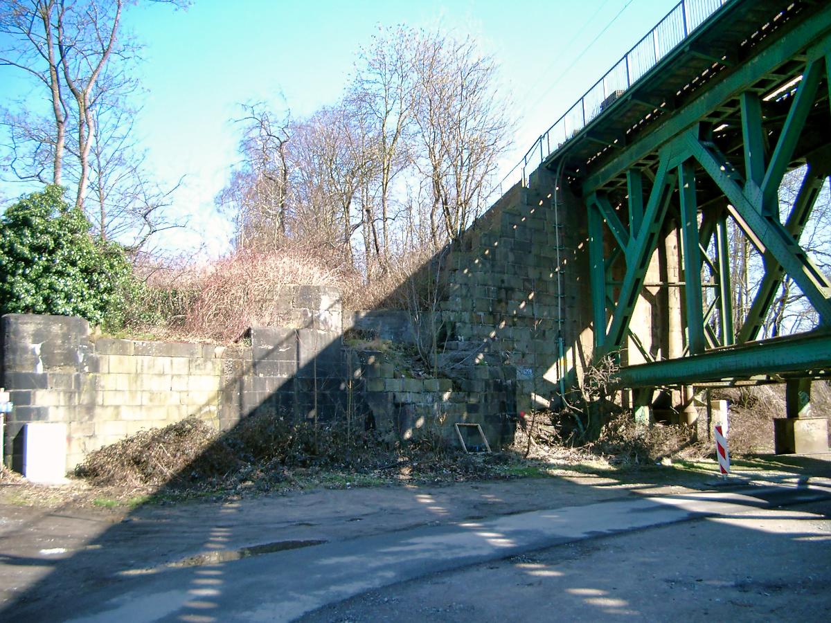 S-Bahn-Brücke über die Ruhr in Essen-Kettwig 