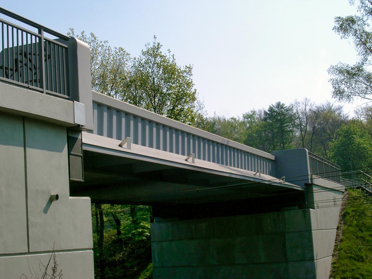 Brücke am Aktienweg über die Eisenbahn, Duisburg 