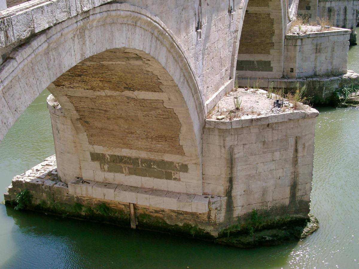 Ponte Sisto, Rome.Pile 