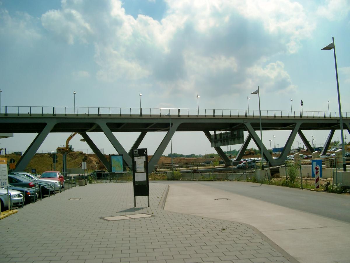 Vorfahrtsbrücke Flughafen Köln-Bonn 