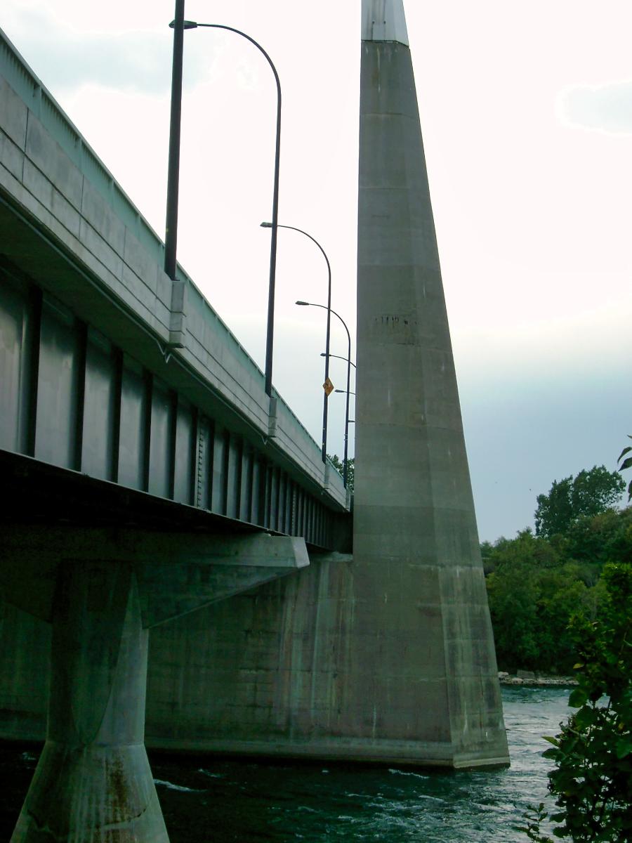 Bridge of the Isles, Montréal, Québec 