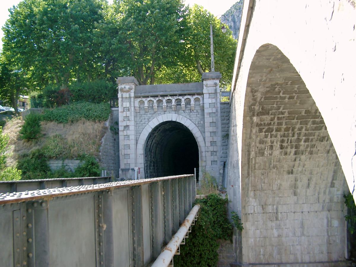 Train des PignesChalvagnebrücke Entrevaux 