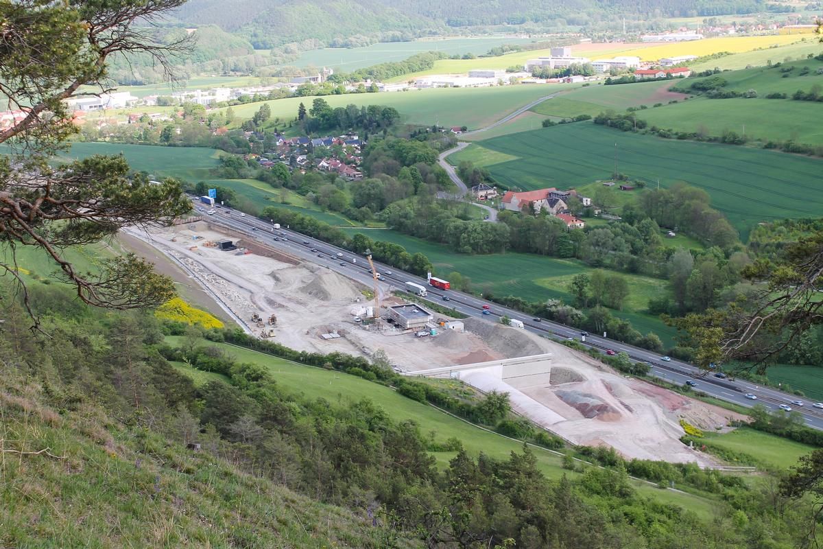 Der Bau des Jagdbergtunnels im Mai 2012 mit Blick auf das Ostportal. 